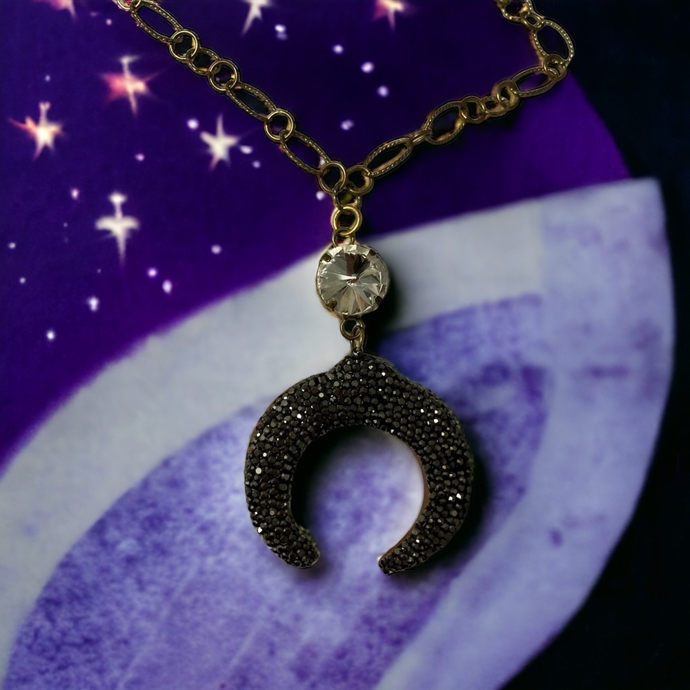 Stunning Crescent Boho Necklace